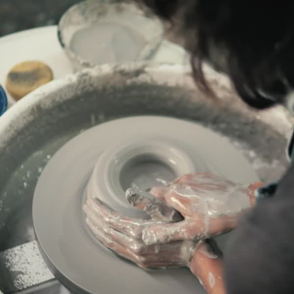 Maceta artesanal de cerámica